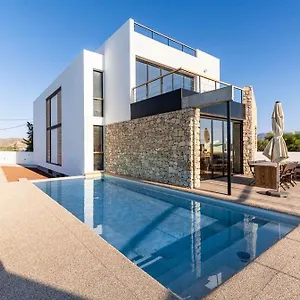 Exclusiva Con Piscina En Agua Amarga, A 2km De La Playa Villa